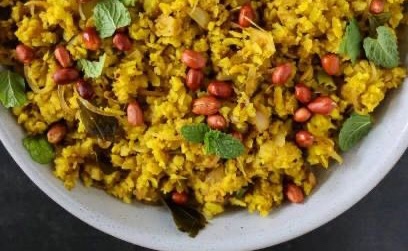 10 Health Benefits of Eating Poha in Breakfast (7 Delicious Poha Recipes For Weight Loss)